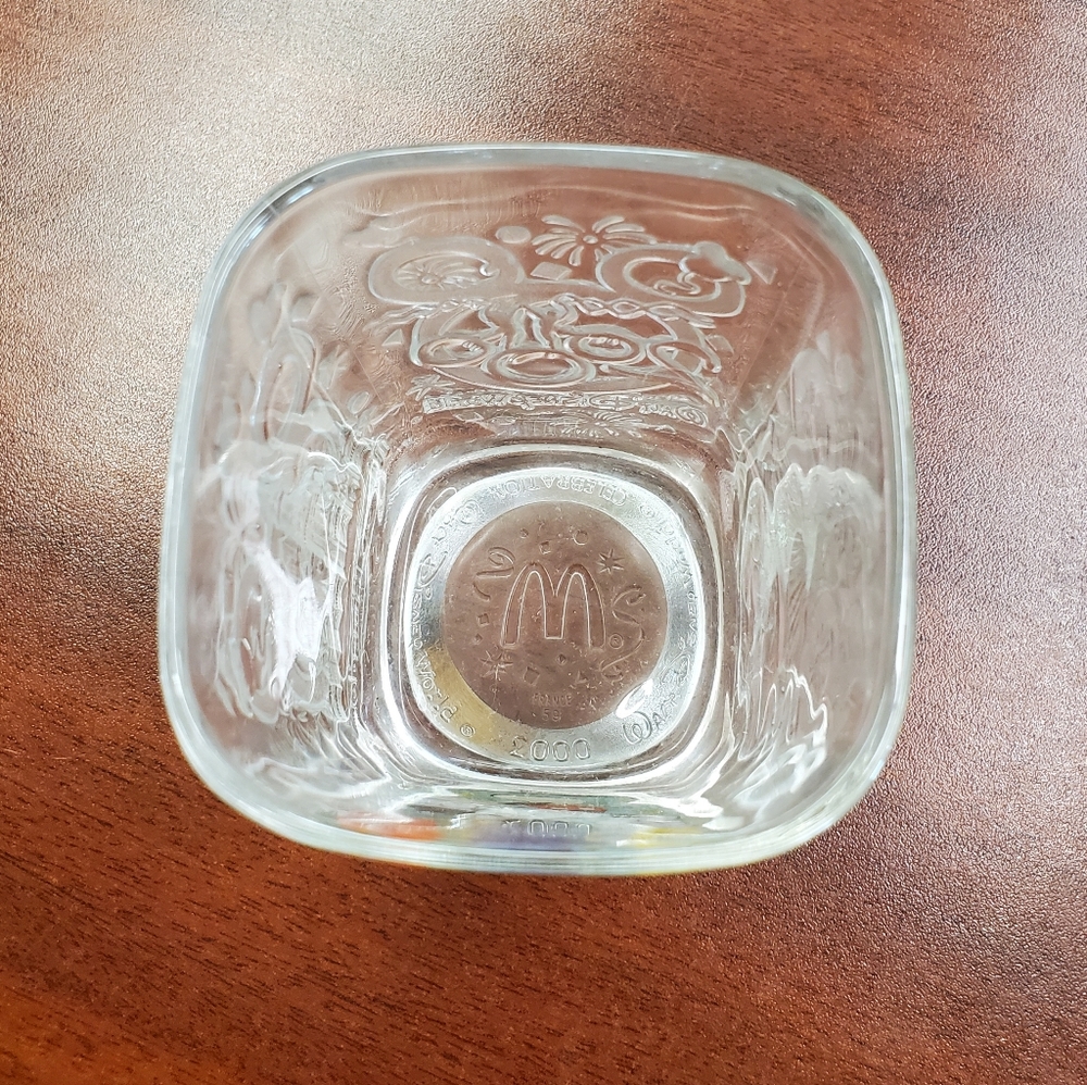 Disney McDonald's Glass 🏰🎆 - Picture 6 of 7